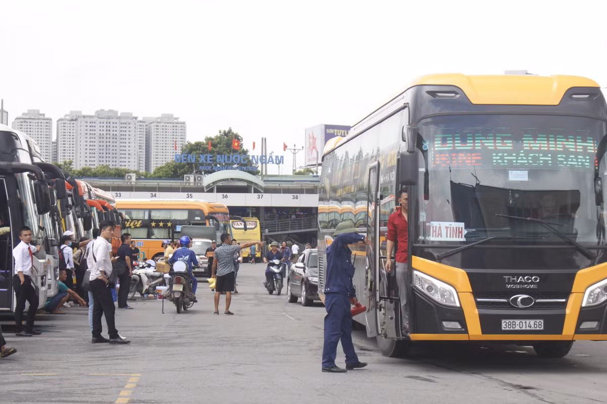 Dịp nghỉ lễ 2/9, nhu cầu khách tăng cao nên Bến xe Nước Ngầm nói riêng và các bến xe trên địa bàn thành phố đều có phương án tăng cường phương tiện để đáp ứng nhu cầu đi lại, về quê nghỉ lễ của người dân.