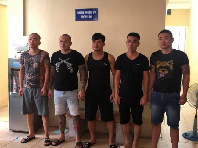 Ngày 21/8, Phòng Cảnh sát hình sự (CSHS) Công an TP Hà Nội cho biết, đơn vị đã ra quyết định khởi tố vụ án, khởi tố bị can, bắt giam đối với Đỗ Văn Quang (tức Quang “Rambo”, trú tại quận Cầu Giấy, TP Hà Nội) người anh em cộm cán của Huấn "hoa hồng" cùng 4 đối tượng khác để điều tra về hành vi “Cưỡng đoạt tài sản”.