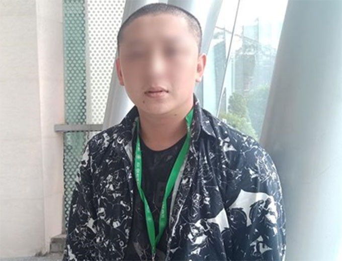 Nghi van be gai 6 tuoi bi xam hai: Co gai co quan he tinh cam voi bo chau be