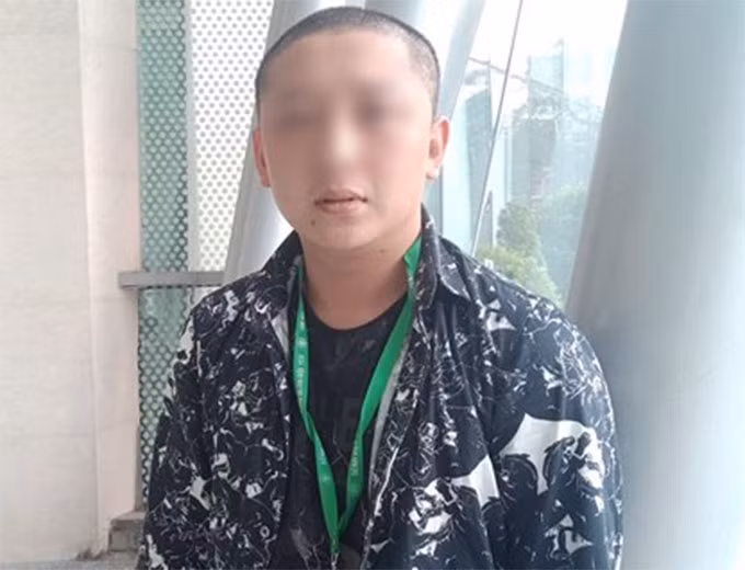 Nghi van be gai 6 tuoi bi xam hai: Co gai co quan he tinh cam voi bo chau be