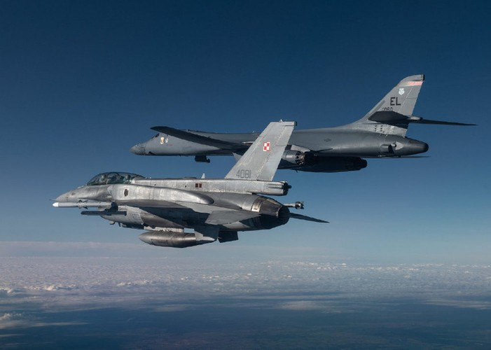 Truyền thông Nga cho biết, vào cuối ngày 29/5/2020, máy bay ném bom chiến lược siêu âm có khả năng mang vũ khí hạt nhân B-1B Lancer của Mỹ đã bất ngờ xuất hiện trên bầu trời Biển Đen.