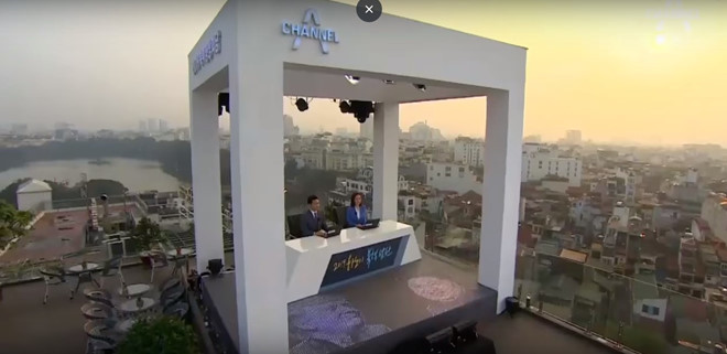 Không chỉ có các tuyến phố, địa điểm nổi tiếng, những góc máy với quang cảnh Hà Nội từ trên cao cũng xuất hiện thường xuyên trong bản tin thời sự phát trực tiếp của các kênh truyền thông nổi tiếng như CNN (Mỹ), KBS, Channel A, MBC (Hàn Quốc)...