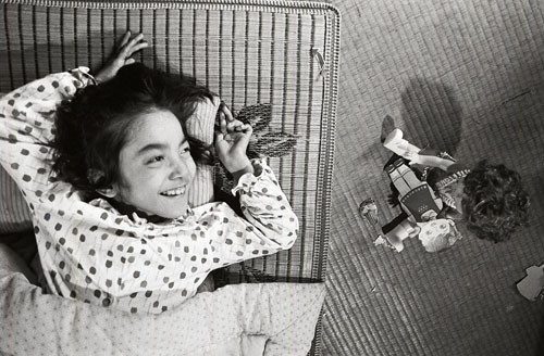 Những đứa trẻ ngay từ khi sinh ra đã bị dị tật, thiểu năng trí tuệ do bố mẹ chúng bị nhiễm độc thủy ngân khi ăn cá nhiễm độc.