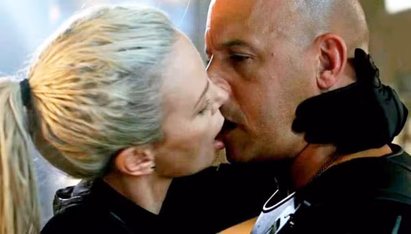 Nu hon cua Vin Diesel - Charlize Theron khien trailer Fast 8 dat ky luc
