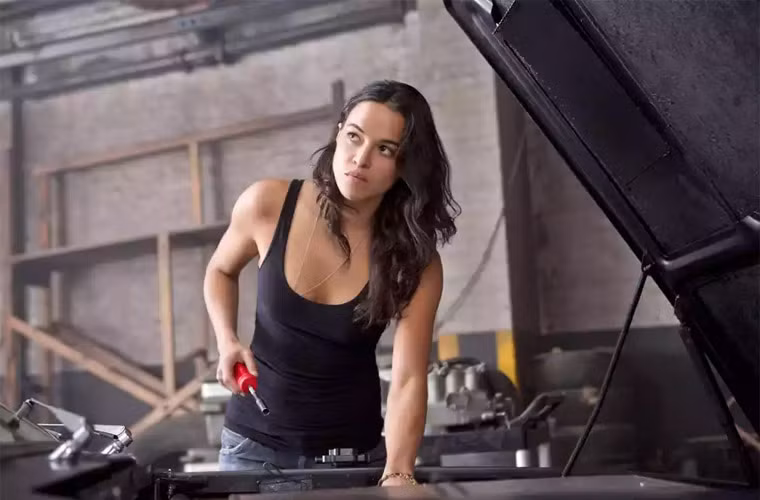 Diem mat sao trieu phu trong loat phim Fast & Furious-Hinh-7