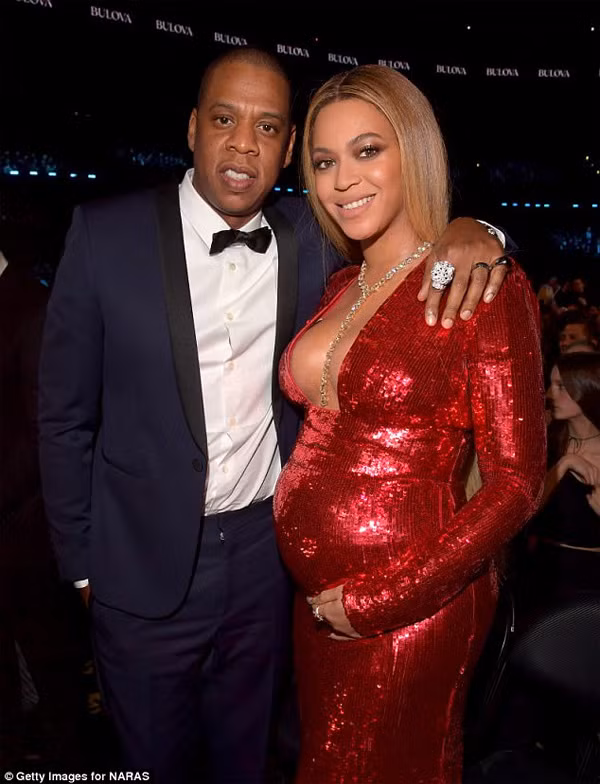 Beyonce chi 11 ty trang bi phong cho 2 be sinh doi