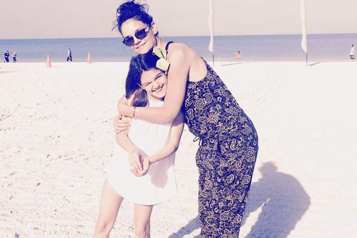 Thieu Tom Cruise, Suri van song hanh phuc ben me Katie Holmes