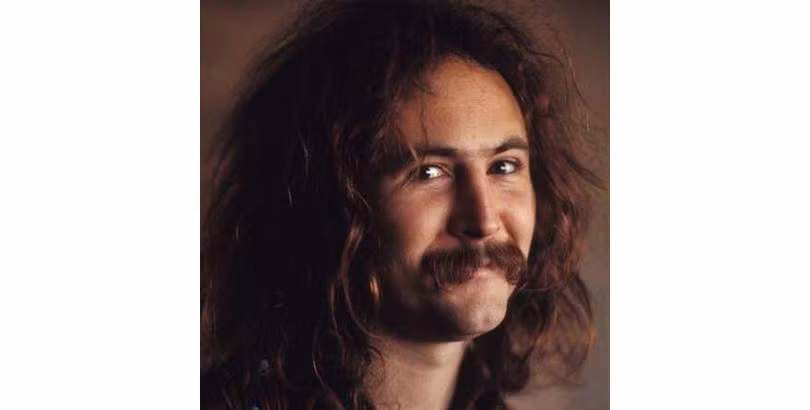 Tay guitar huyền thoại David Crosby của ban nhạc The Byrds and Crosby, Stills &amp; Nash đã được phẫu thuật ghép gan và mọi chi phí cho cuộc ghép này do ngôi sao ca nhạc Phil Collins chi trả. (Ảnh: stars.topix)