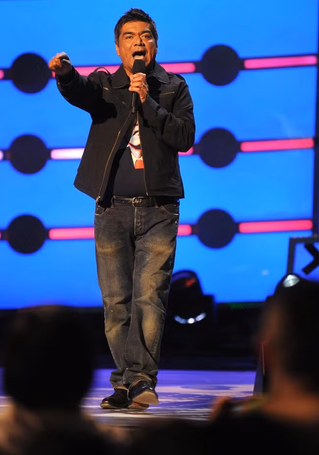 Đạo diễn kiêm MC George Lopez đã được vợ hiến một quả thận vào năm 2005. Lopez phải ghép thận vì anh mắc một căn bệnh về gene khiến thận bị suy. Năm năm sau ca phẫu thuật ghép thận, hai vợ chồng George chia tay. (Ảnh: Freebase)