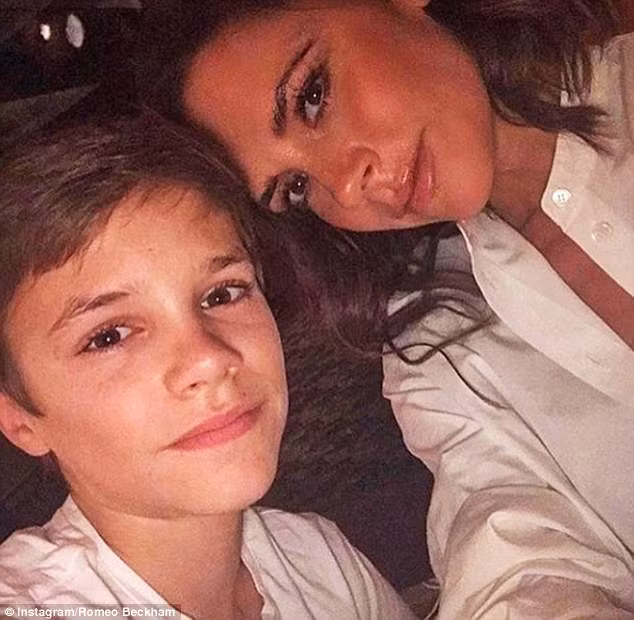 Trong khi con trai lớn Brooklyn chưa thấy động tĩnh gì trên mạng xã hội thì hai con trai thứ hai và ba đã chia sẻ những lời chúc có cánh cho mẹ yêu. "Mẹ, con yêu mẹ rất nhiều. Con hy vọng mẹ có một ngày tuyệt vời nhất! Mẹ là một bà mẹ tuyệt vời và là người hoàn hảo. Con yêu cái cách mẹ khiến con cười vui hàng ngày và dù cho có bất cứ chuyện gì xảy ra thì mẹ luôn tỏ ra hạnh phúc", con trai thứ hai Romeo chúc mẹ nhân ngày sinh nhật. (Ảnh: Instagram)