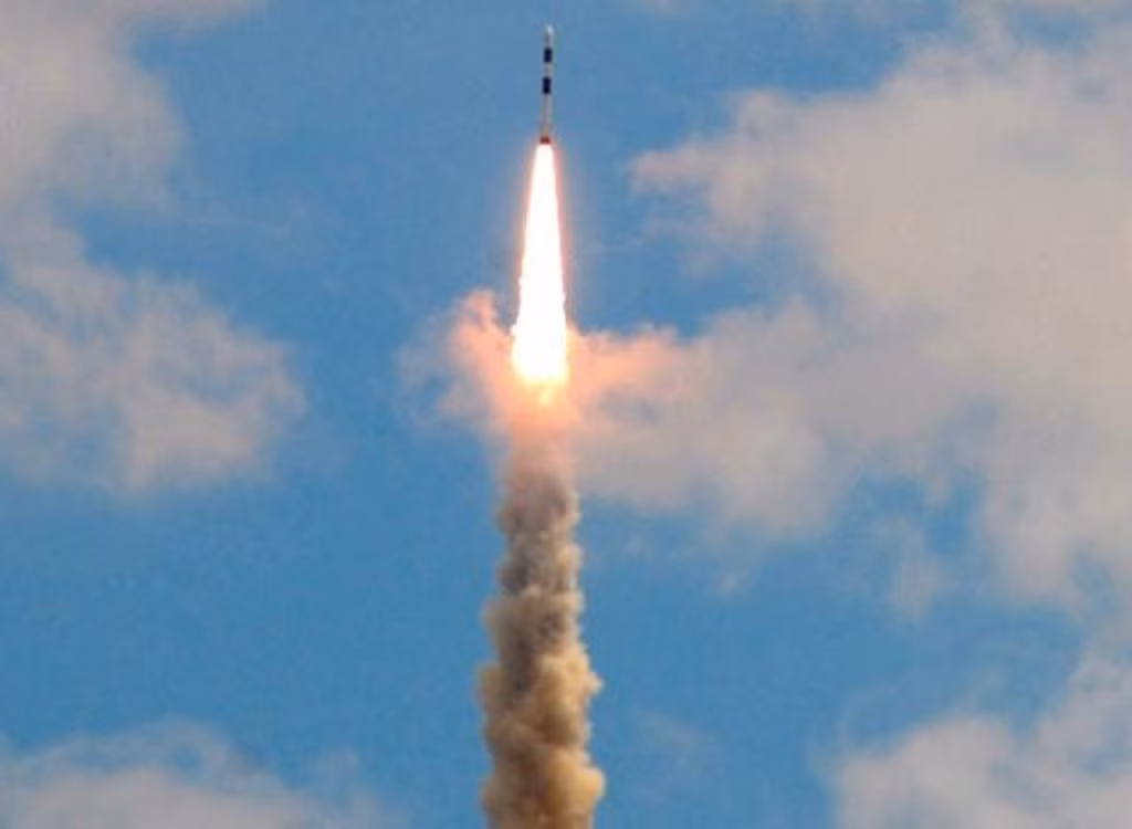 Không chỉ được ra đời để tấn công các mục tiêu ở Trung Đông, tên lửa đạn đạo Jericho III được cho là còn có khả năng tấn công cả các mục tiêu ở châu Âu, châu Á hay thậm chí vươn tới cả Bắc Phi. Nguồn ảnh: Tonadal.