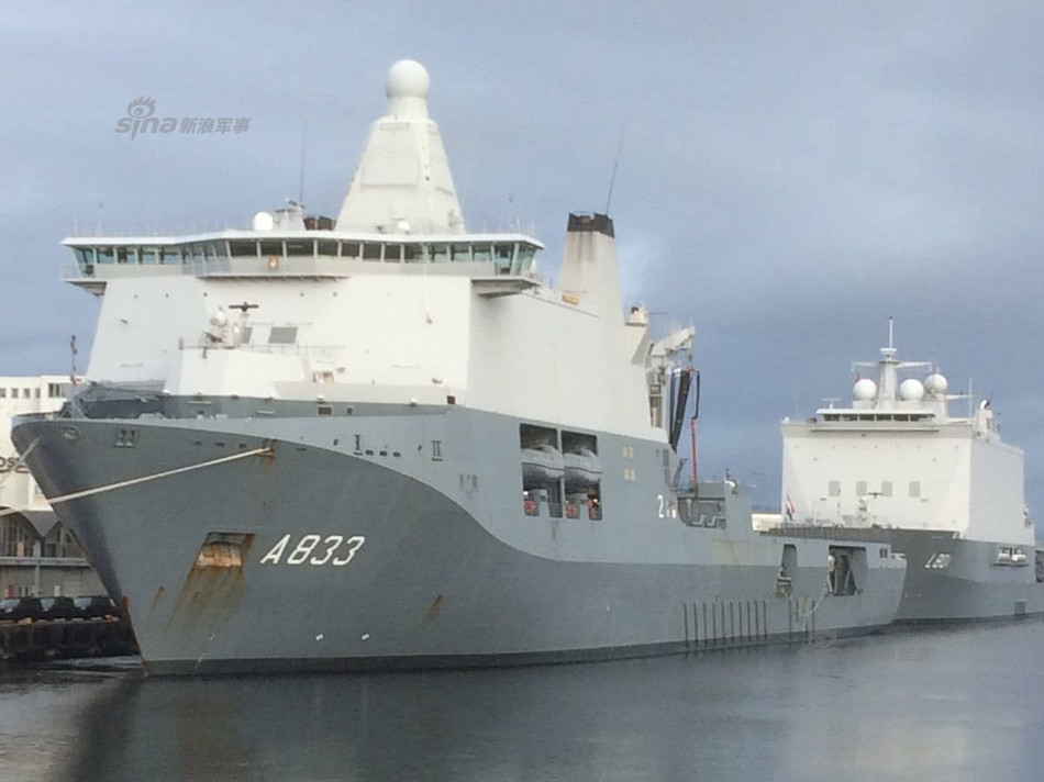 HNLMS Karel Doorman có thể mang theo được tối đa 6 trực thăng NH90. Khi mang theo các trực thăng cỡ lớn không có khả năng gập lá cánh như CH-47, HNLMS Karel Doorman chỉ có thể chở theo được tối đa hai chiếc. Nguồn ảnh: Sina.