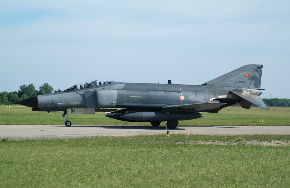 Sau màn thể hiện quá đẳng cấp trên bầu trời Việt Nam, các chiến đấu cơ MiG-21 và F-4 Phantom II tới nay vẫn tiếp tục được không quân nhiều nước trên thế giới tiếp tục sử dụng và khó có thể khẳng định được tới bay giờ, các tượng đài này mới được chính thúc cho nghỉ hưu. Nguồn ảnh: News.