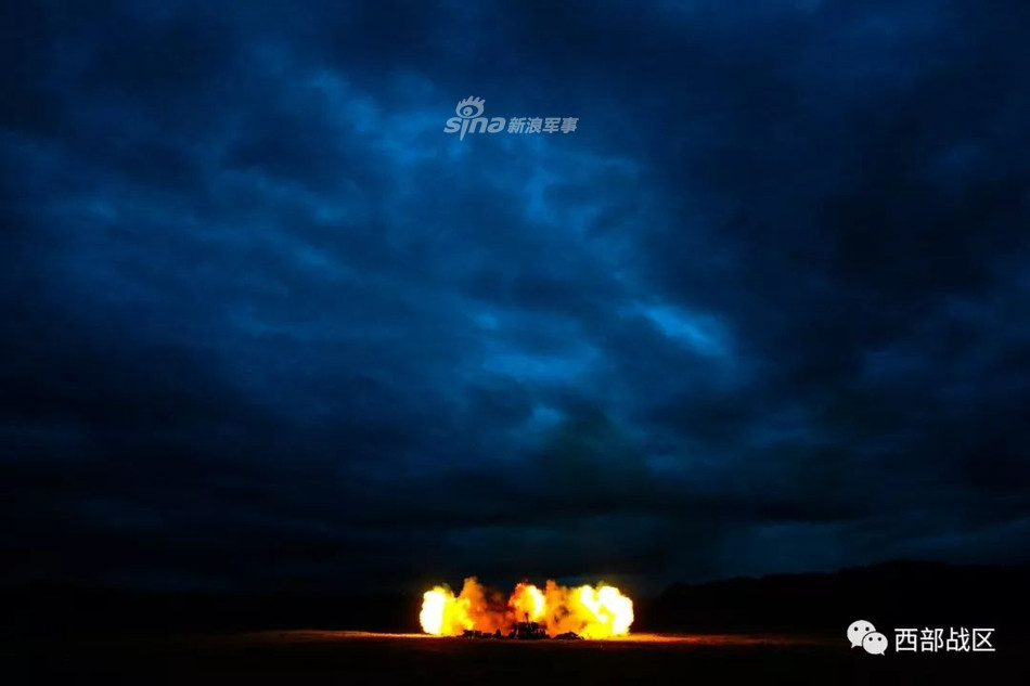 Thời gian cần thiết để chuyển khẩu pháo này từ trạng thái hành tiến sang trạng thái chiến đấu là 3 phút và thời gian chuyển pháo từ trạng thái chiến đấu sang trạng thái hành quân tốn từ 2 tới tối đa 3 phút. Nguồn ảnh: Sina.