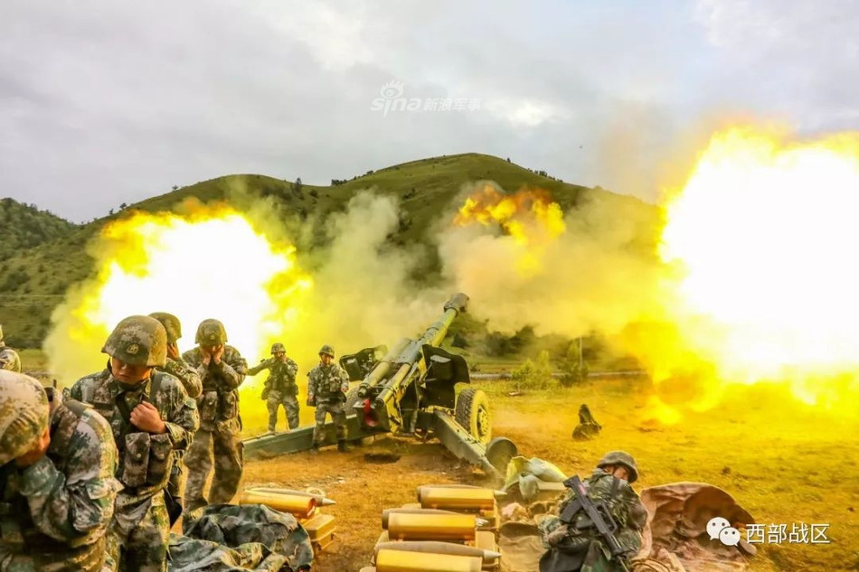 Kíp chiến đấu của PL-66 có tổng cộng 10 thành viên, tuy nhiên trong trường hợp khẩn cấp, PL-66 vẫn có thể vận hành tốt với chỉ 6 người tuy nhiên tốc độ bắn sẽ bị giảm xuống đáng kể. Nguồn ảnh: Sina.