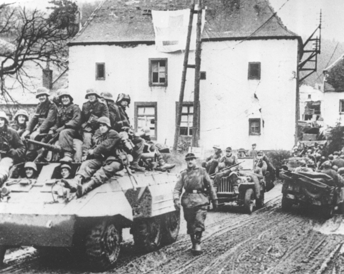 Trong trận Bulge diễn ra vào mùa đông năm 1944, Đức đã tung những đơn vị thiết giáp chủ lực thiện chiến cuối cùng của mình vào "lò lửa nướng" quân với hy vọng bao vây được khoảng 40 vạn quân Đồng minh để ép Mỹ phải dừng tiến công. Nguồn ảnh: BI.