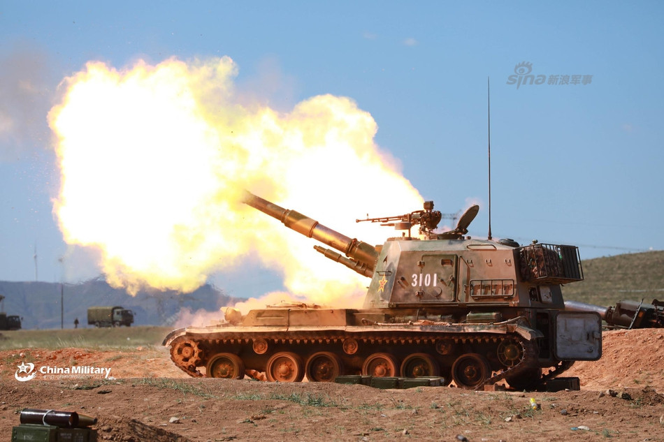 Được phát triển để thay thế cho bản PL-66, pháo tự hành Type 83 được cho là có hệ thống nạp đạn bán tự động giúp nó đạt tốc độ bắn tối đa lên tới 4 viên mỗi phút. Khẩu pháo tự hành này đòi hỏi kíp vận hành chỉ từ 4 tới 5 người tuỳ nhiệm vụ. Nguồn ảnh: Sina.