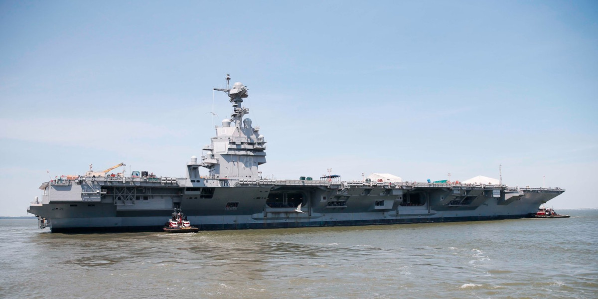 Tàu sân bay Gerald R. Ford sử dụng một loạt công nghệ mới trong đó có cả công nghệ phóng máy bay bằng từ trường hiện đại nhất thời điểm hiện tại. Mặc dù vậy độ ổn định của hệ thống phóng này được cho là không cao bằng với hệ thống phóng kiểu cũ. Nguồn ảnh: BI.