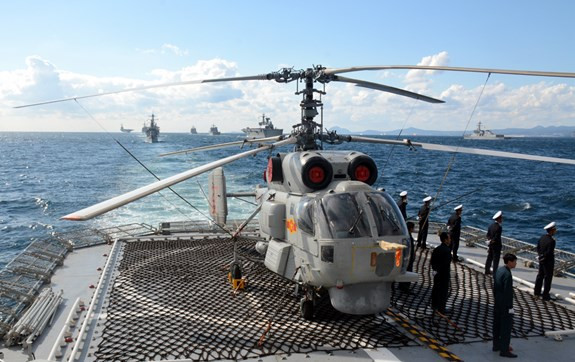 Trực thăng săn ngầm Ka-28 trên tàu Trần Hưng Đạo.