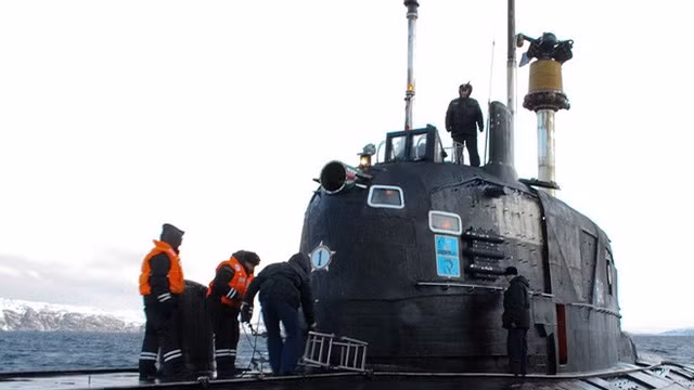 Tau ngam hat nhan Nga My dam nhau va cai ket kho tuong tuong-Hinh-4