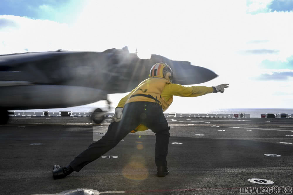 Điều đáng nói ở đây đó là máy bay AV-8B là một sản phẩm ra đời với sự hợp tác của Anh và của Mỹ. Đây được xem là một trong những thành tựu nổi bật nhất trong mối quan hệ đồng minh giữa Quân đội Hoàng gia Anh và Quân đội Mỹ trong thời kỳ Chiến tranh Lạnh. Nguồn ảnh: Sina.