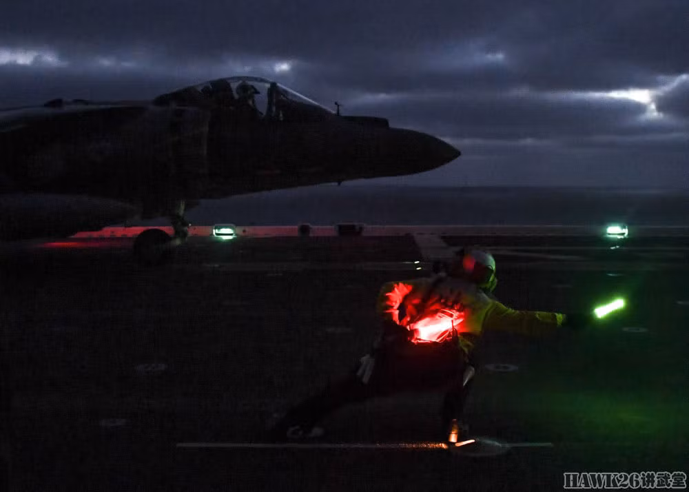 Được phát triển trong khoảng thời gian đầu những năm 1980 với ít nhất 37 chiếc chế tạo, AV-8 là Loại chiến đấu cơ này được xếp vào nhóm cường kích - chuyên tấn công mục tiêu mặt đất. Nguồn ảnh: Sina.