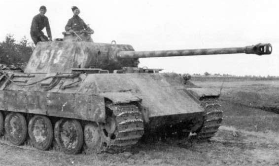 Tuy nhiên kể từ năm 1944, Panther đã bắt đầu phát huy được hết sức mạnh của mình khi bị cắt bớt đi một vài tính năng để tăng độ ổn định và tăng khả năng chiến đấu. Nguồn ảnh: Warhistory.
