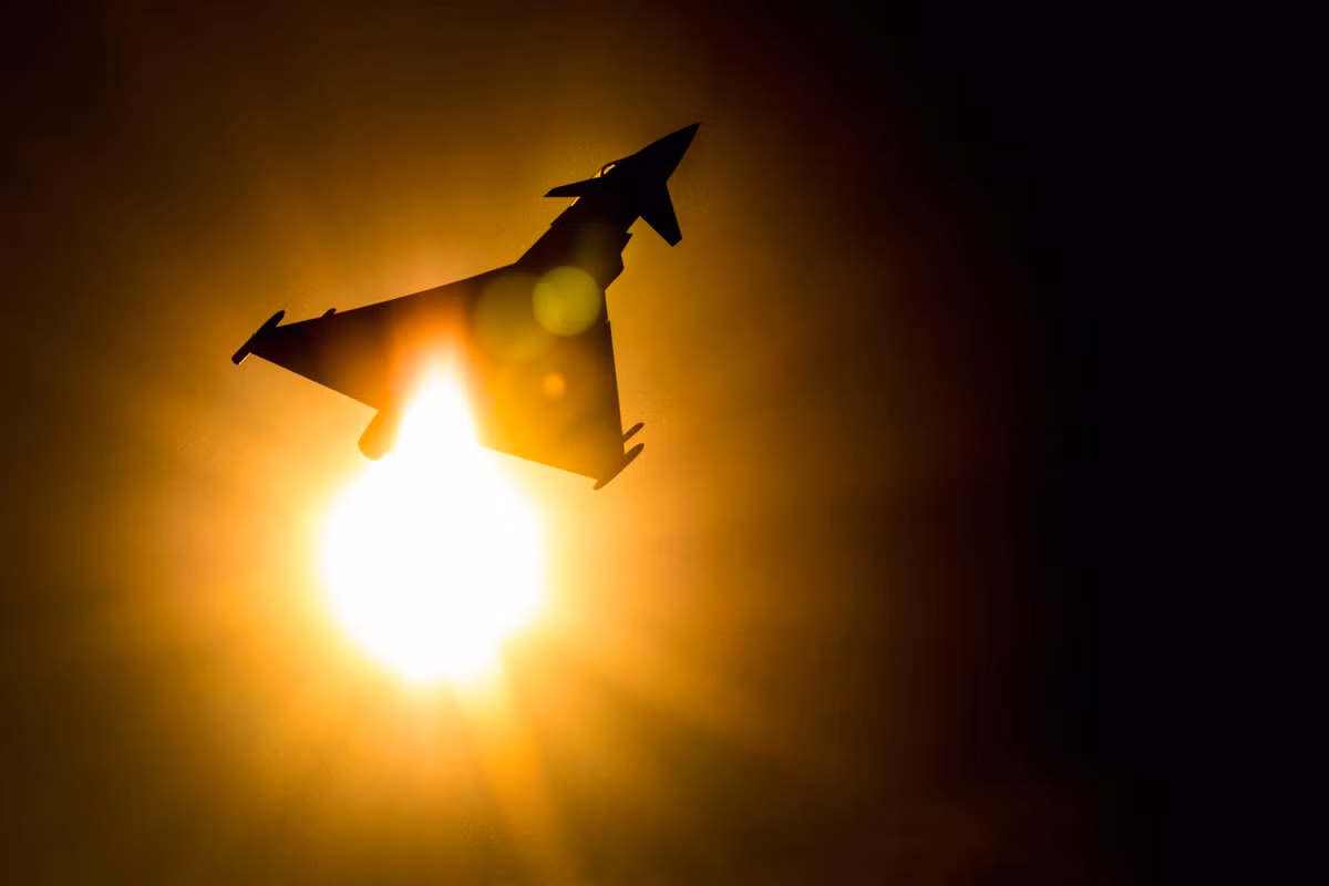 Các loại chiến đấu cơ chủ lực của Không quân Hoàng gia Anh bao gồm Eurofighter Typhoon và F-35 trong tương lai. Nguồn ảnh: RAF.