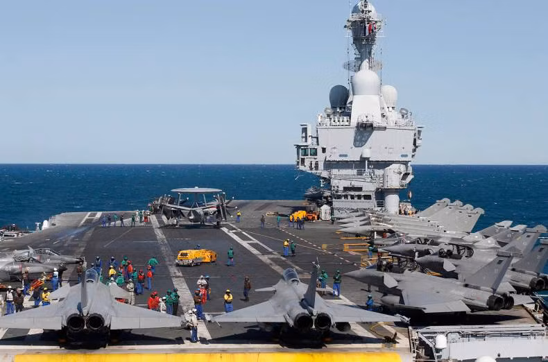 Cũng theo thông tin mới nhất được truyền thông Pháp đăng tải, dường như Bộ quốc phòng Pháp đã "bật đèn xanh" cho việc nghiên cứu thiết kế lớp tàu sân bay mới cho hải quân nước này trong tương lai. Nguồn ảnh: Recognition.