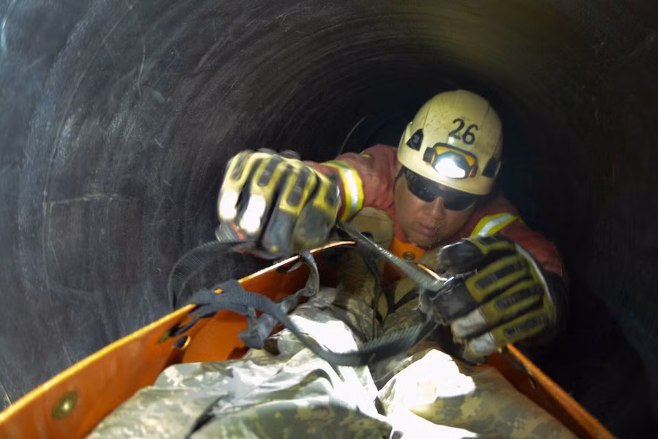 Đây là bài tập quan trọng bậc nhất dành cho các lực lượng cứu hộ khi nơi làm việc của họ trên thực tế lại thường là những nơi chật chội trong những đống đổ nát. Nguồn ảnh: BI.