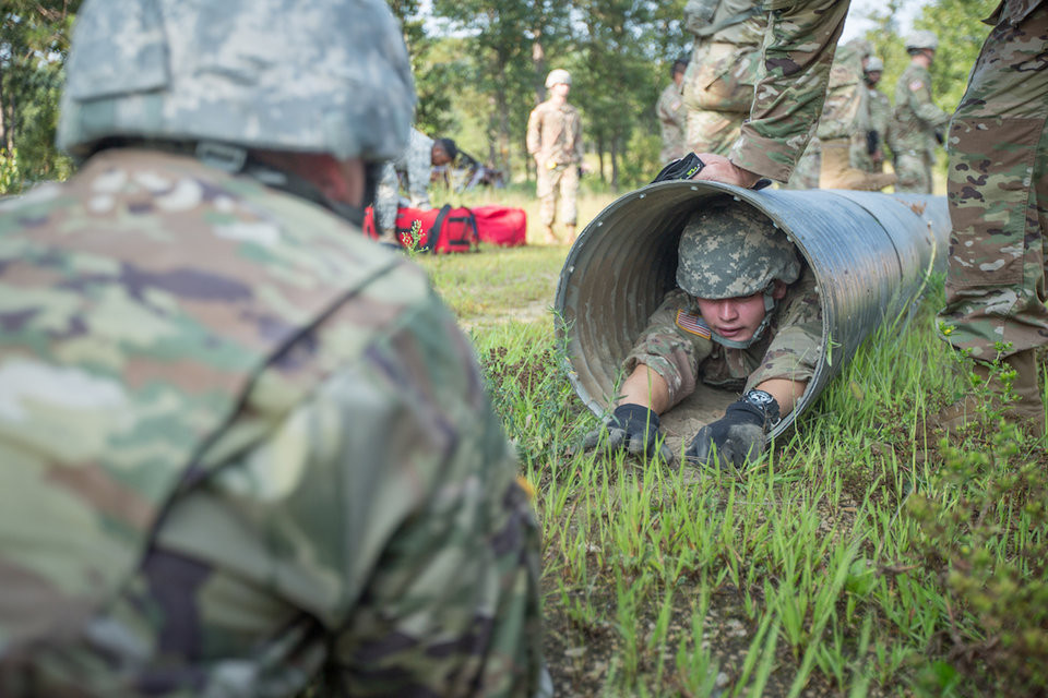 Những ống dài hàng trăm mét có đường kính chỉ vỏn vẹn 50 cm này sẽ giúp tân binh quen với môi trường chật trội và có thêm kinh nghiệm xoay sở. Nguồn ảnh: BI.