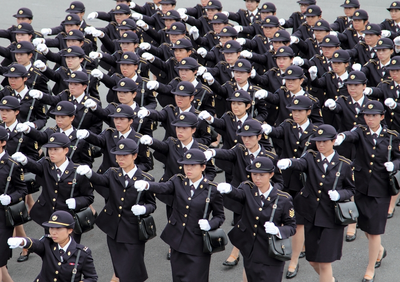 Lực lượng Phòng vệ Biển Nhật Bản được thành lập ngày 14/10/1954. Về lý thuyết đây không phải là một lực lượng quân đội nên những quân nhân phục vụ trong lực lượng này không được Nhật coi là binh lính mà đều được "nguỵ trang" dưới vỏ bọc công chức nhà nước. Nguồn ảnh: Japnews.