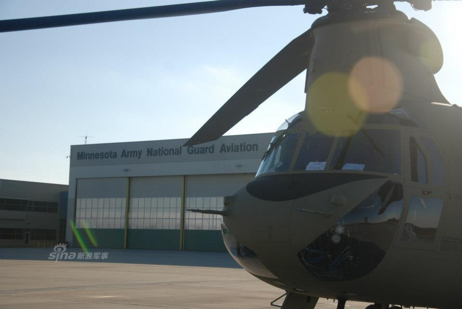 CH-47 cũng từng xuất hiện trong Chiến tranh Việt Nam với nhiệm vụ vận tải, hậu cần. Tổng cộng trong toàn cuộc chiến, phía Mỹ đã ghi nhận mất khoảng 170 trực thăng vận tải CH-47 các loại. Nguồn ảnh: Sina.