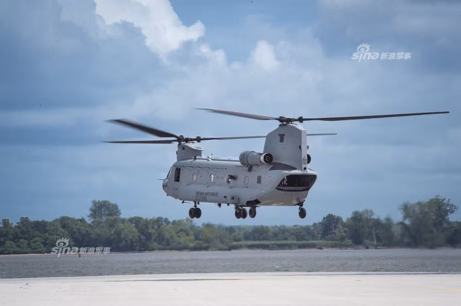 Tới tận ngày nay, CH-47 vẫn là một trong các loại trực thăng vận tải thành công nhất của Mỹ và của thế giới. Mỹ đã sản xuất tổng cộng hơn 1000 chiếc trực thăng loại này và xuất khẩu ra hơn 10 quốc gia trên thế giới. Nguồn ảnh: Sina.