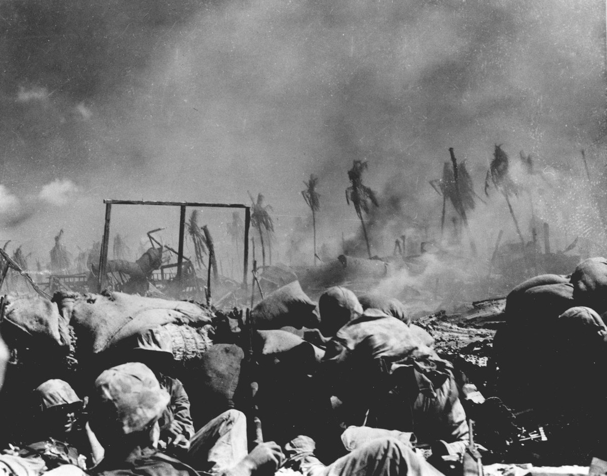 Đây được coi là trận chiến quy mô lớn đầu tiên của Mỹ vào tuyến phòng thủ Thái Bình Dương của Nhật. Nguồn ảnh: BI.