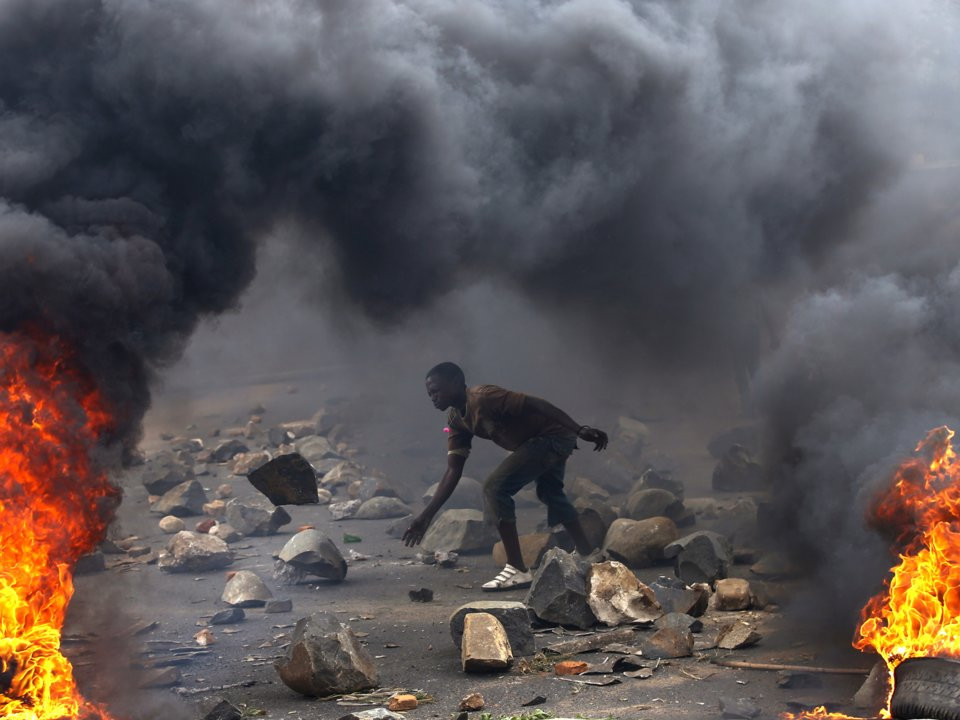 Quốc gia đứng ở vị trí thứ 10 trong bảng xếp hạng những quốc gia nguy hiểm nhất thế giới là Burundi, một quốc gia có chung đường biên giới với Công-gô, Rwanda, Tanzania. Đất nước này đang có nội chiến suốt 12 năm nay và cuộc bầu cử năm 2015 đã thất bại trong việc chọn ra một chính phủ cho đất nước châu Phi này. Nguồn ảnh: BI.