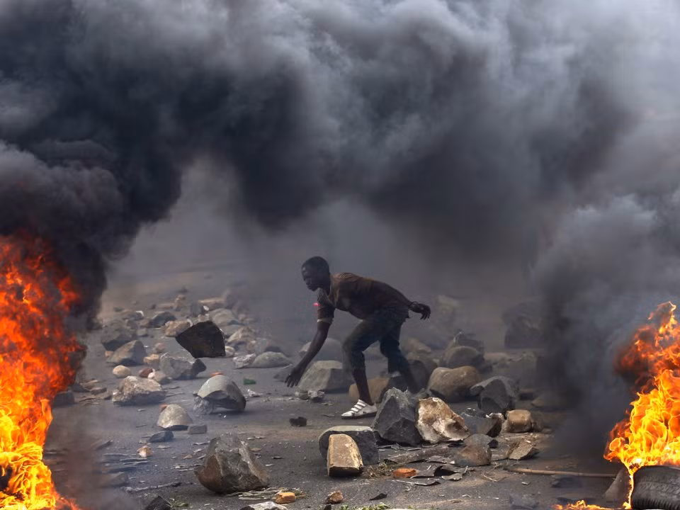 Quốc gia đứng ở vị trí thứ 10 trong bảng xếp hạng những quốc gia nguy hiểm nhất thế giới là Burundi, một quốc gia có chung đường biên giới với Công-gô, Rwanda, Tanzania. Đất nước này đang có nội chiến suốt 12 năm nay và cuộc bầu cử năm 2015 đã thất bại trong việc chọn ra một chính phủ cho đất nước châu Phi này. Nguồn ảnh: BI.