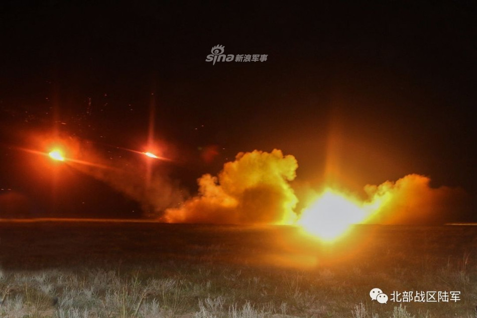 Khẩu cối được sử dụng trên PLZ-05A là khẩu cối có khương tuyến, có khả năng phù hợp với bất cứ loại mìn cối nào có cỡ nòng tương đương. Tầm bắn tối đa của khẩu cối này là 8,8 km với đạn thường, 12,8 km với đạn phản lực và 7,1 km với mìn. Nguồn ảnh: Sina.