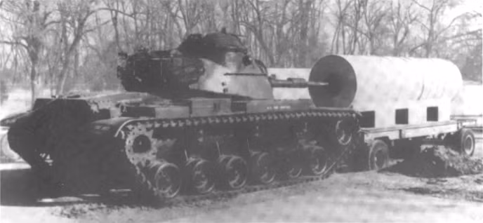 Quân đội Mỹ cũng từng nghiên cứu một phiên bản gọn nhẹ hơn dành cho pháo xe tăng. Tuy nhiên khả năng ứng dụng trên thực tế của loại ống giảm thanh này cũng gần như bằng không. Nguồn ảnh: Pinterest.