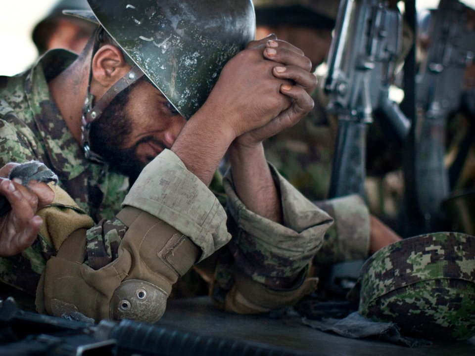 Năm 2013, quân số Mỹ ở Afghanistan giảm còn 34.000, quân đội Afghanistan dù không đủ năng lực vẫn buộc phải bắt đầu tiếp nhận sự chuyển giao quyền lực từ NATO. Nguồn ảnh: BI.