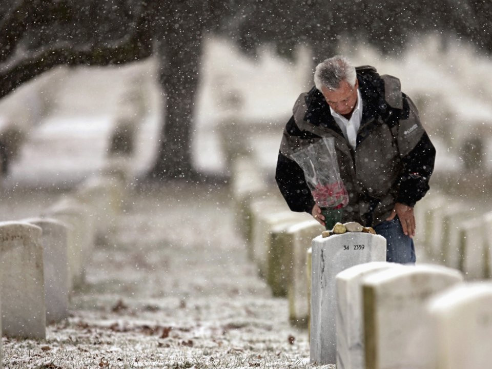 Cuộc chiến tranh Afghanistan bắt đầu thay đổi từ năm 2005, khi người Mỹ và truyền thông quốc tế dồn quá nhiều sự chú ý vào chiến trường Iraq, binh lính Mỹ ở Afghanistan cảm thấy bị bỏ rơi. Quân số hiện tại của Mỹ ở Afghanistan lúc này vẫn là 20.000. Nguồn ảnh: BI.