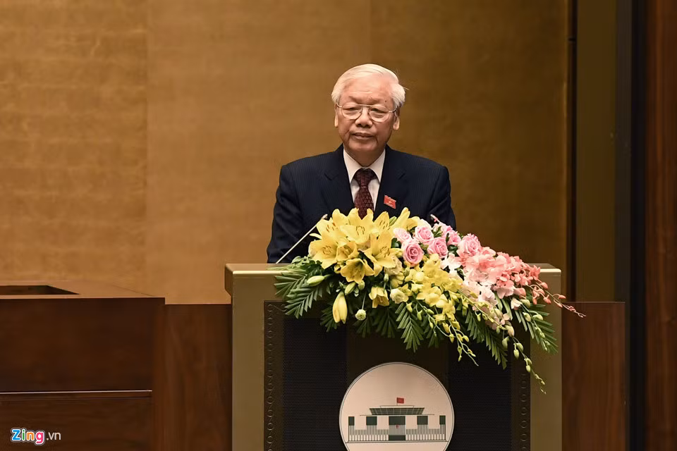 "Có người muốn hỏi, muốn biết tâm trạng tôi lúc này như thế nào. Tôi nói thực là vừa mừng vừa lo. Mừng vì được Quốc hội và nhân dân tin cậy yêu mến, lo làm thế nào hoàn thành tốt nhất trọng trách của mình trước đất nước" - Tổng bí thư, Chủ tịch nước Nguyễn Phú Trọng phát biểu chia sẻ trước Quốc hội ngay sau khi tuyên thệ.