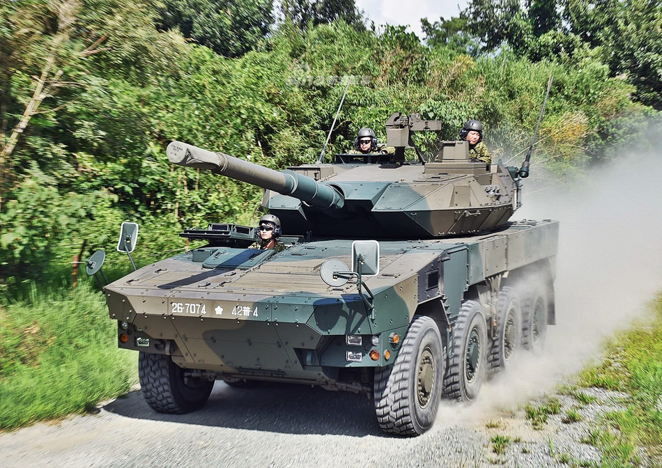 Phương tiện chiến đấu cơ động 16 hay pháo tự hành chống tăng Type 16 của Nhật bắt đầu được nghiên cứu phát triển kể từ năm 2007. Dự án được phê chuẩn bởi Bộ phòng thủ Nhật Bản và được nghiên cứu bởi Viện nghiên cứu và phát triển thuộc cục phòng thủ. Nguồn ảnh: Sina.