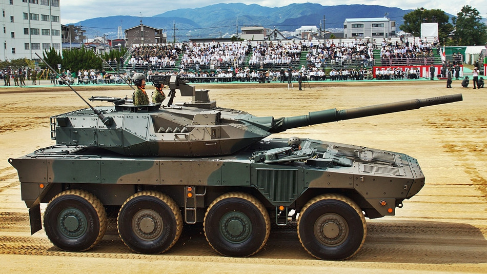 Do được đặt tên là phương tiện cơ động, khả năng cơ động của Type 16 là khá đáng nể với khung gầm và hệ thống treo được lấy từ thiết kế của thiết giáp chở quân Komatsu Type 96. Nguồn ảnh: Sina.