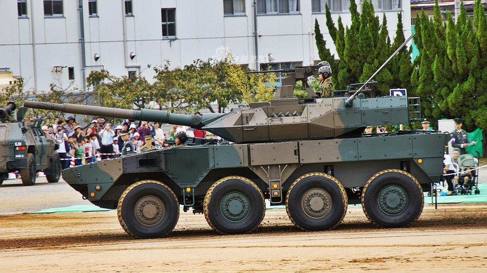 Tỷ số sức kéo của Type 16 là 21,9 sức ngựa cho mỗi tấn. Tốc độ tối đa nó có thể đạn được là 100 km/h. Mặc dù vậy có một điều rất khó hiểu đó là tới tận thời điểm hiện tại, vẫn chưa rõ động cơ của Type 16 là do nhà sản xuất nào chế tạo - không ngoại trừ khả năng đây là động cơ nhập khẩu. Nguồn ảnh: Sina.