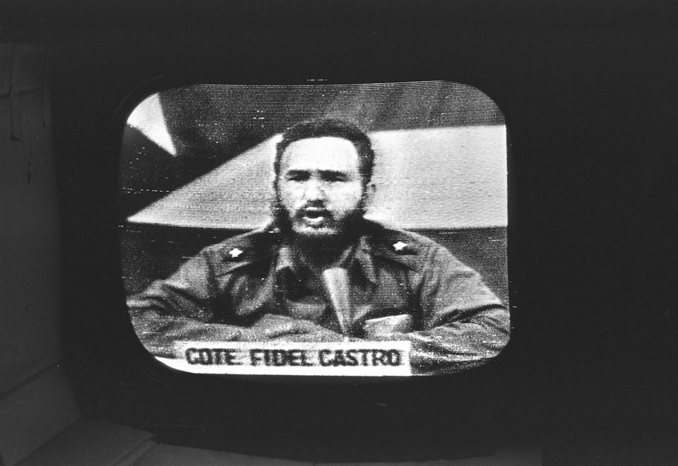 Lãnh đạo Fidel Castro của Cuba cũng ngay lập tức đáp trả lại hành động phong toả của Mỹ trên sóng truyền hình, khẳng định việc Liên Xô và Cuba đang làm hoàn toàn không liên quan gì tới Washington và Mỹ không có quyền can thiệp. Nguồn ảnh: BI.