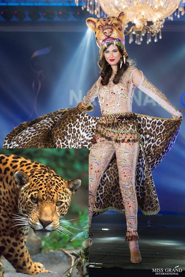 Dàn quốc phục "dị" có ý nghĩa, áo dài VN của Phương Nga cũng vậy - Hình 9 Dan quoc phuc