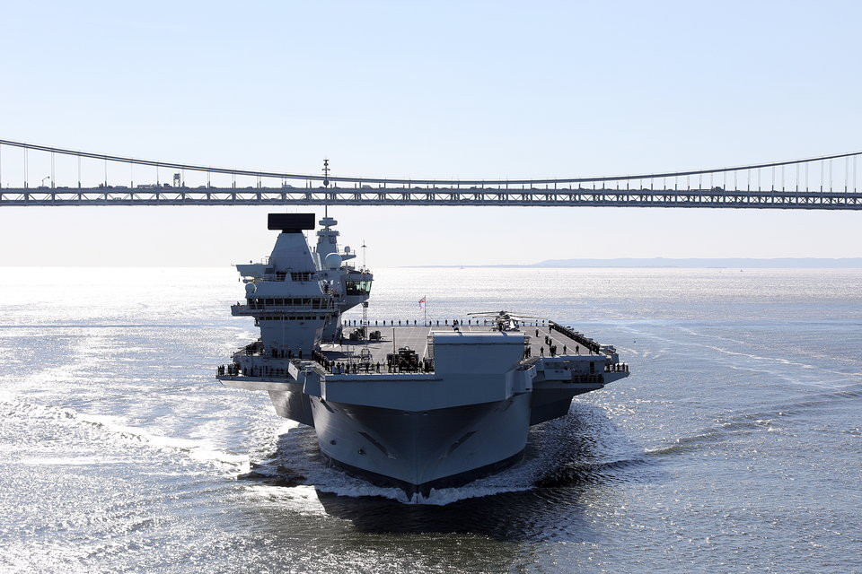 HMS Queen Elizabeth có độ giãn nước lên tới 70.000 tấn và là tàu quân sự lớn nhất từng được đóng bởi Hải quân Hoàng gia Anh. Nguồn ảnh: BI.
