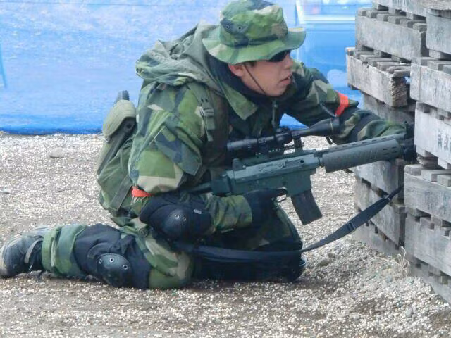 Do là một quốc gia có khí hậu khá khắc nghiệt, Thuỵ Điển khẳng định khẩu Ak 5 của mình là một trong số ít những khẩu súng hiện đại trên thế giới ngày nay có thể hoạt động được ở nhiệt độ -30 độ mà hoàn toàn không gặp bất cứ vấn đề gì. Nguồn ảnh: Arms.