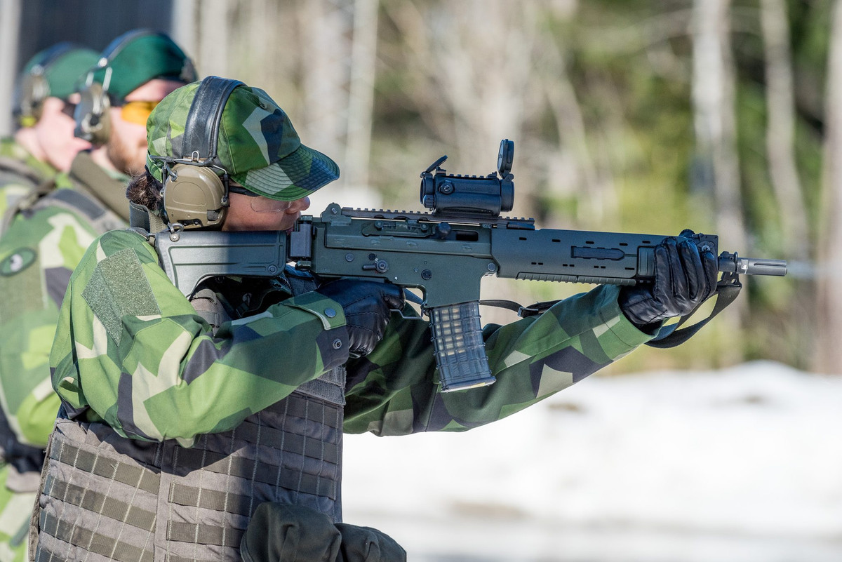 Khẩu súng trường tấn công này có tốc độ bắn từ 650 tới 750 viên mỗi phút và có sơ tốc đầu nòng từ 870 tới 930 mét/giây, tầm bắn hiệu quả 400m. Nguồn ảnh: Arms.